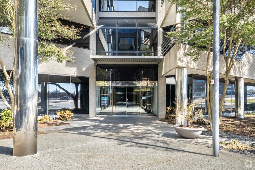 More Photos Of 11044 Research Blvd, Austin Unknown For Lease