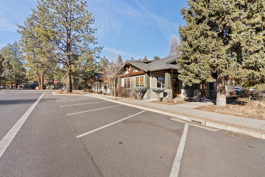 More Photos Of 392 W Main Ave, Sisters Medical For Sale