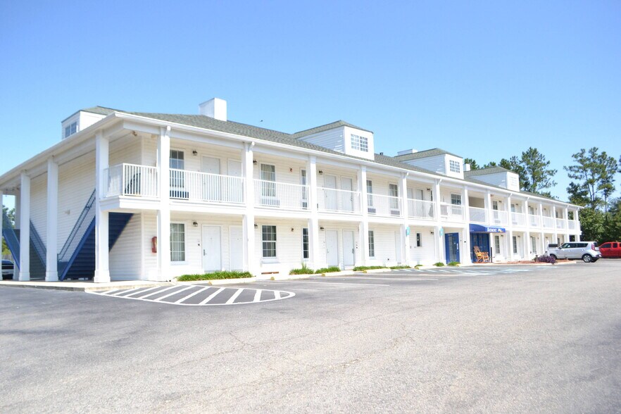 More Photos Of 100 PM Watson Dr, Dublin Hotel For Sale