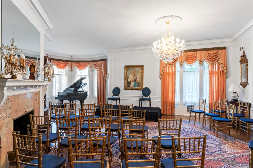 More Photos Of 1526 New Hampshire Ave NW, Washington Loft Creative Space For Lease