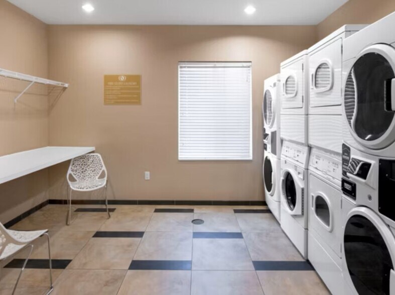 More Photos Of 1225 Ea Owen K Garriott Rd, Enid Hotel For Sale