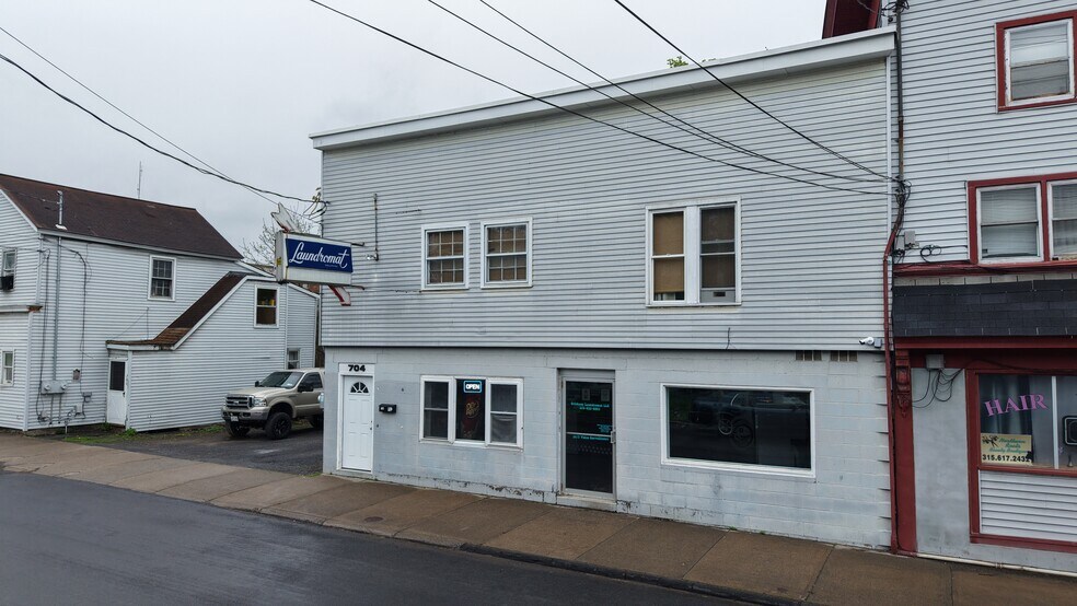 More Photos Of 704 Utica St, Oriskany Specialty For Sale
