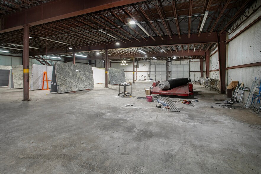 More Photos Of 414 US Highway 79 N, Henderson Industrial For Sale