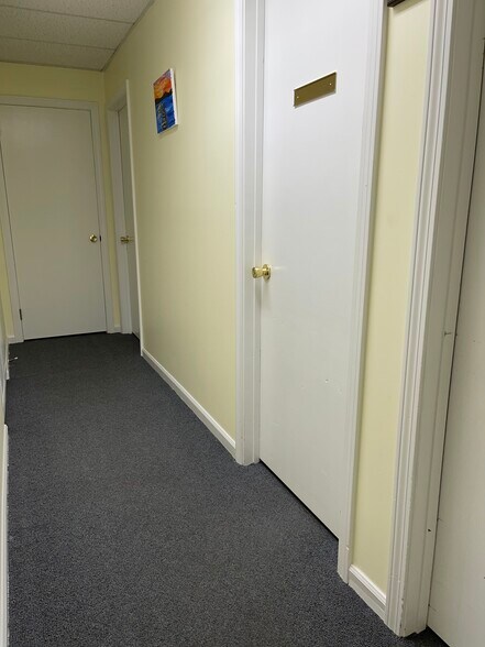 More Photos Of 344-350 Silas Deane Hwy, Wethersfield Medical For Lease