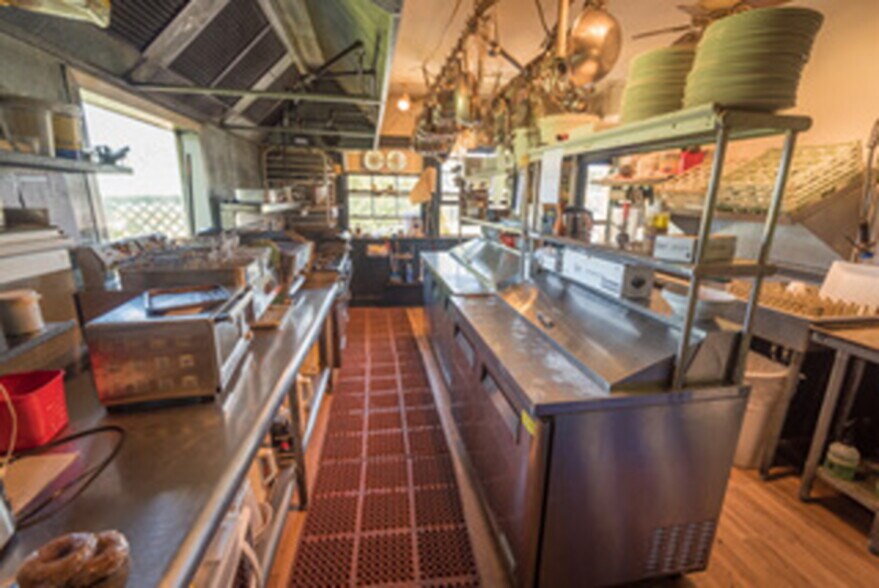 More Photos Of 548 Main St, Fryeburg Hotel For Sale