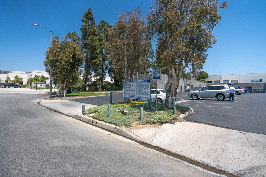 More Photos Of 2280 Shasta Way, Simi Valley Warehouse For Lease