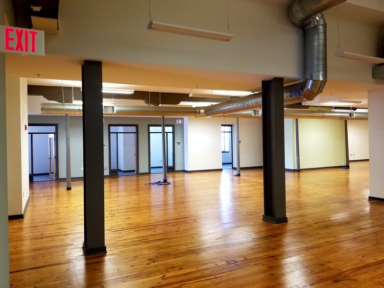 More Photos Of 325 Brown St, Petersburg Apartments For Lease