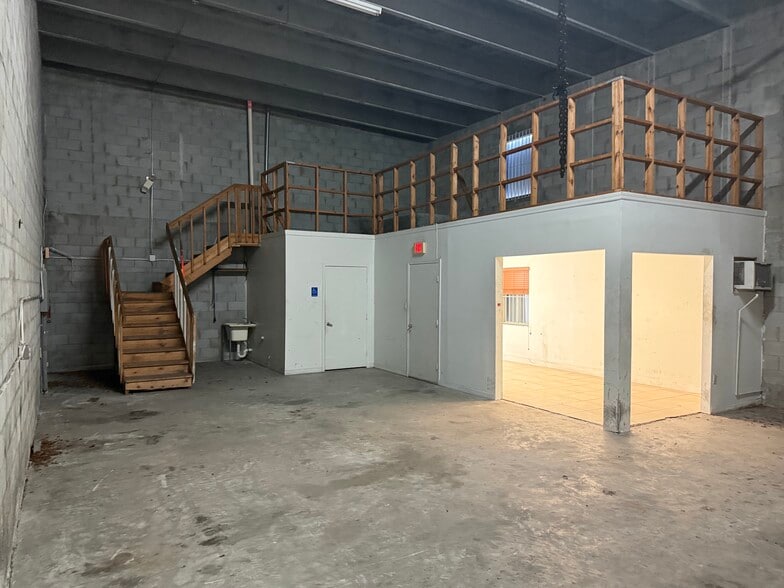 More Photos Of 2205 W 80th St, Hialeah Warehouse For Sale