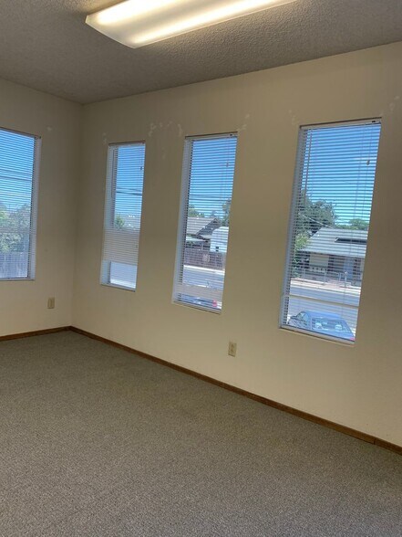 More Photos Of 3343 Santa Fe St, Riverbank Office For Lease