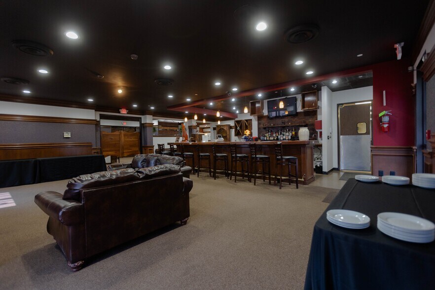 More Photos Of 6263 State Highway 66, Tulsa Restaurant For Sale