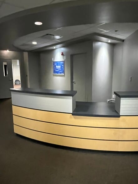 More Photos Of 600 Beacon Pkwy W, Birmingham Medical For Lease
