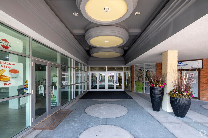 More Photos Of 460 Brant St, Burlington Office For Sale