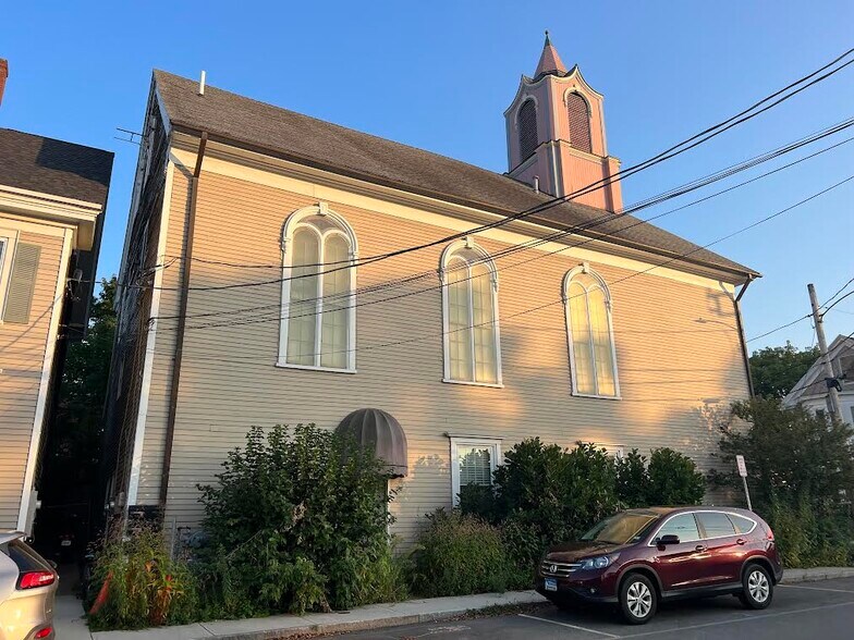 More Photos Of 45 Pearl St, Portsmouth Office For Lease