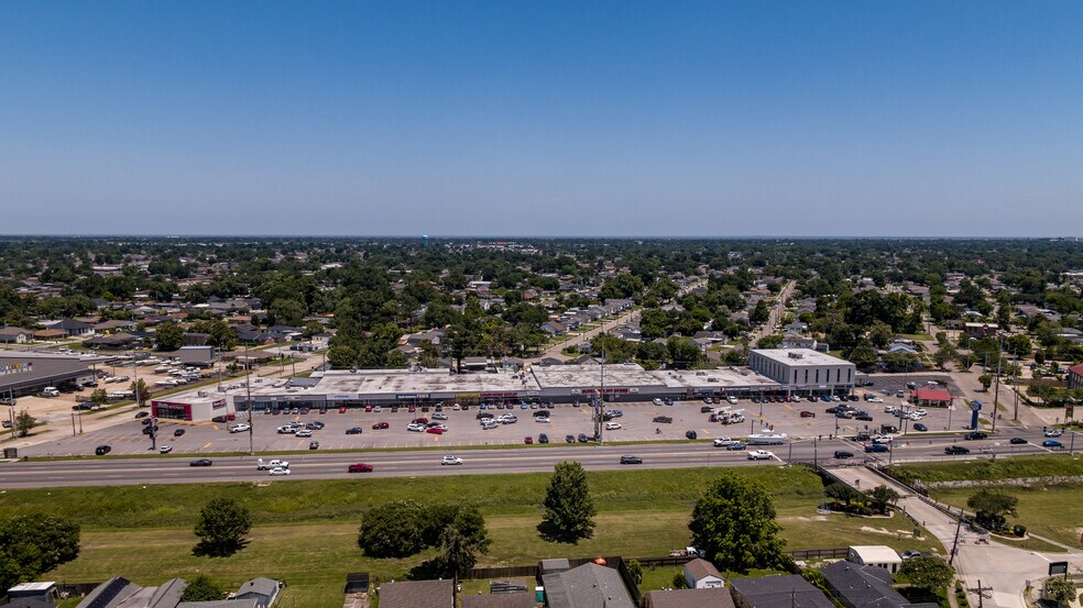 More Photos Of 7801-7945 Airline Dr, Metairie Storefront For Sale