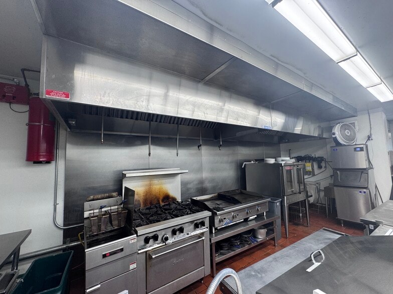 More Photos Of 14554 Big Basin Way, Saratoga Storefront Retail Office For Lease