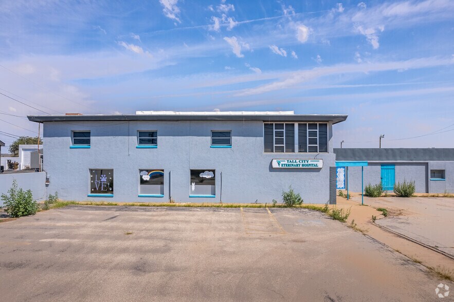 More Photos Of 4606 W Wall St, Midland Flex For Lease