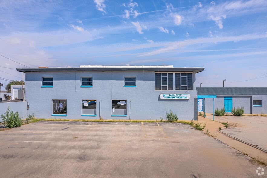 More Photos Of 4606 W Wall St, Midland Flex For Lease