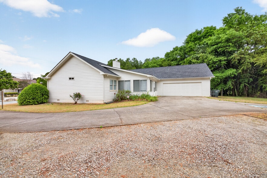 More Photos Of 2940 Rosebud Rd, Loganville Office For Sale