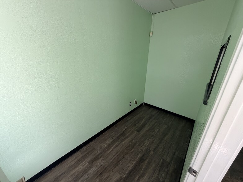 More Photos Of 1410 FM-1960 Bypass Rd E, Humble Unknown For Lease