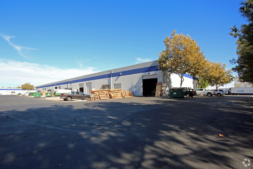 More Photos Of 840 Embarcadero Dr, West Sacramento Warehouse For Lease