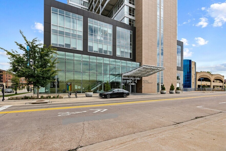 More Photos Of 404 E College St, Iowa City Hotel For Sale