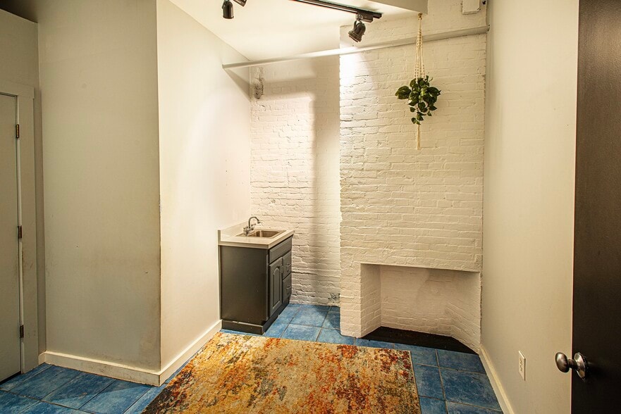 More Photos Of 140 Main St, Northampton Office For Lease