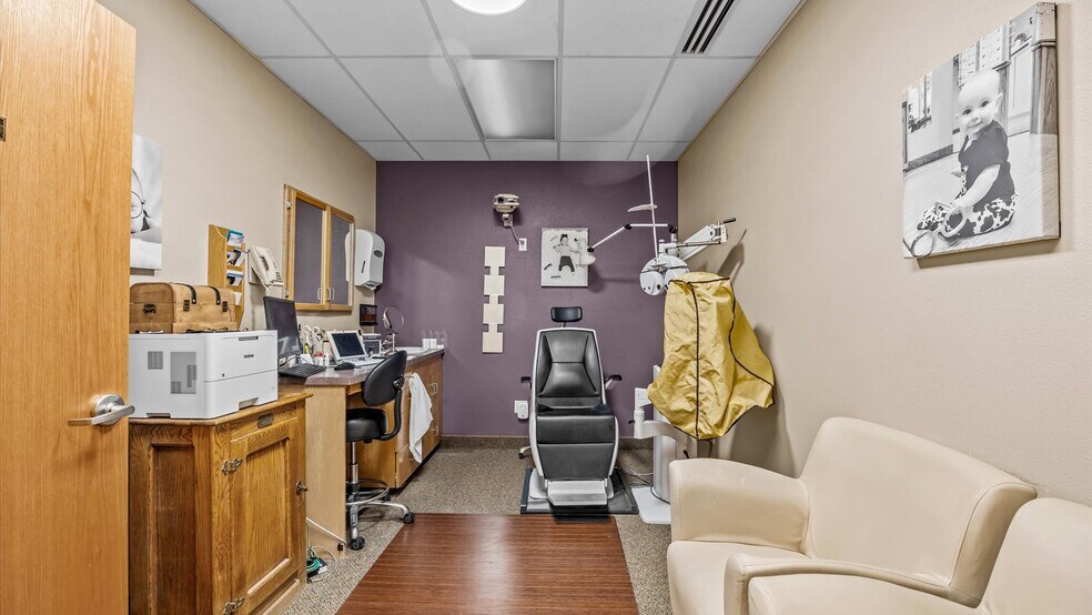 More Photos Of 2737 Crossroads Blvd, Grand Junction Office For Sale