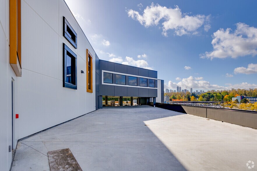 Primary Photo Of 3855 Wayburne Dr, Burnaby Flex For Sale