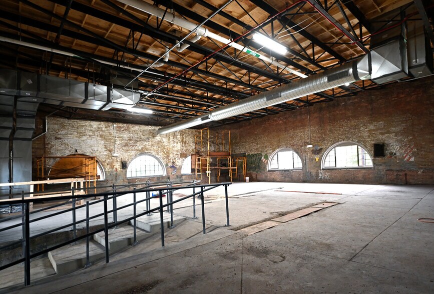 More Photos Of 1801 E Oliver St, Baltimore Unknown For Lease