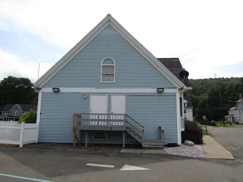 More Photos Of 30 Taylor St, Troy Freestanding For Sale