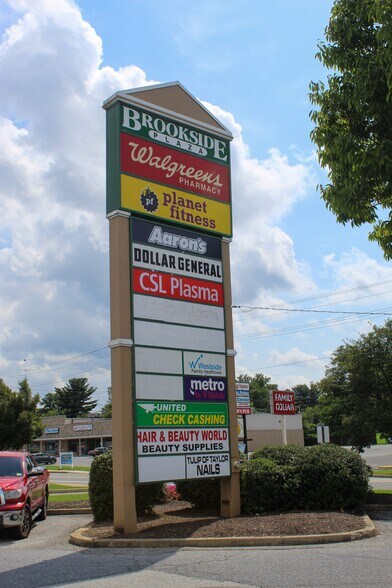 More Photos Of 19-81 Marrows Rd, Newark Unknown For Lease