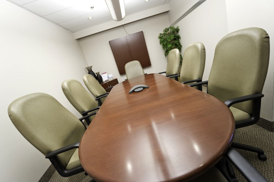 More Photos Of 421 7th Ave SW, Calgary Coworking Space