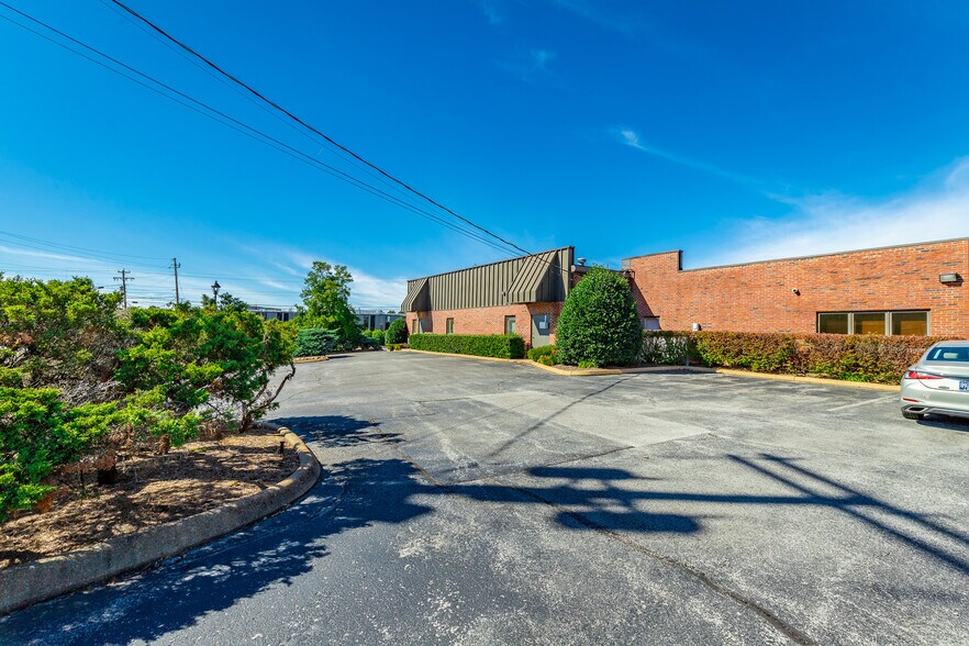 More Photos Of 932 Spring Creek Rd, Chattanooga Office For Sale