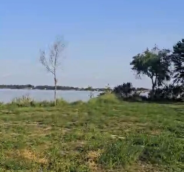 More Photos Of 1300 S Lake Shore Way, Lake Alfred Freestanding For Sale