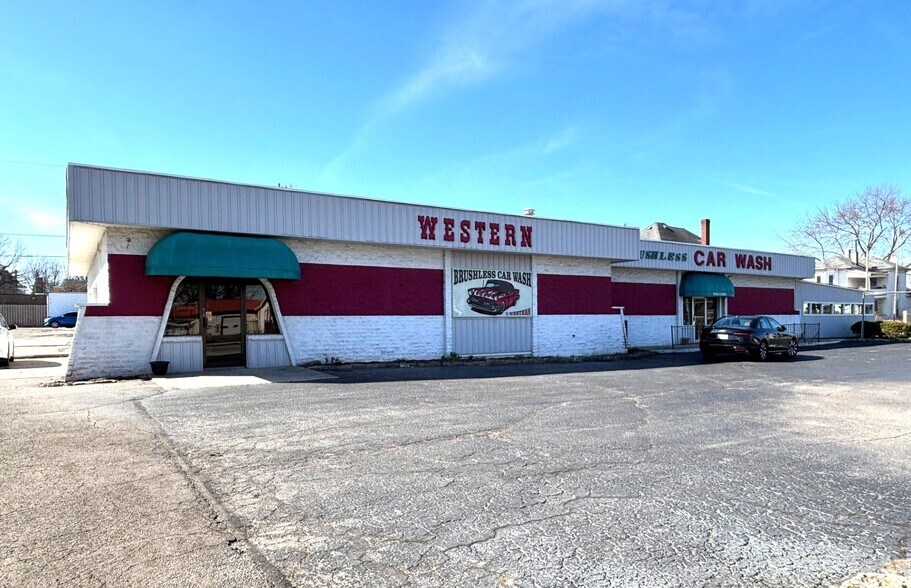 Primary Photo Of 927 W Columbia St, Springfield Carwash For Sale