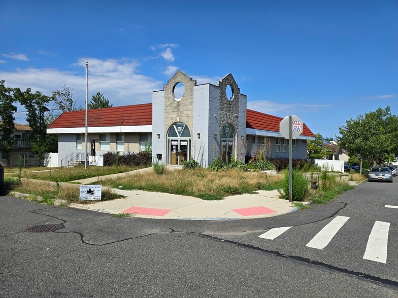 More Photos Of 80 Woodrow Rd, Staten Island Daycare Center For Lease