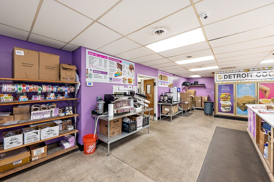 More Photos Of 25600 Harper Ave, Saint Clair Shores Freestanding For Sale