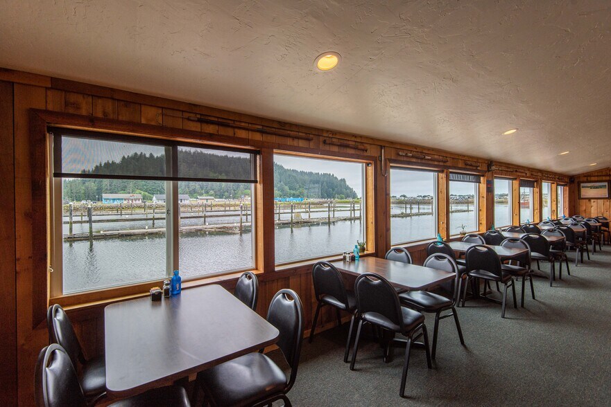 More Photos Of 142 Bay Front Loop, Winchester Bay General Retail For Sale