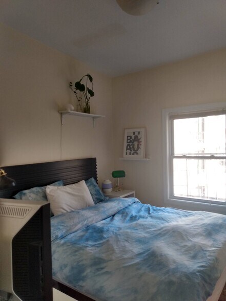 More Photos Of 382 2nd St, Jersey City Storefront Retail Residential For Sale