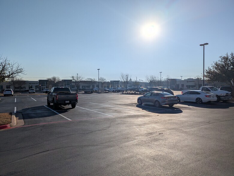 More Photos Of 2300 Greenhill Dr, Round Rock Office For Lease