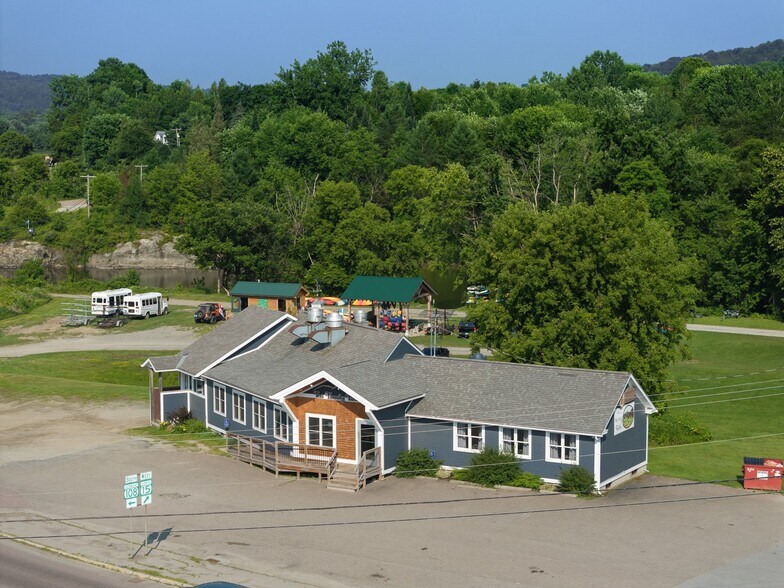 More Photos Of 4807 VT-15, Jeffersonville Specialty For Sale