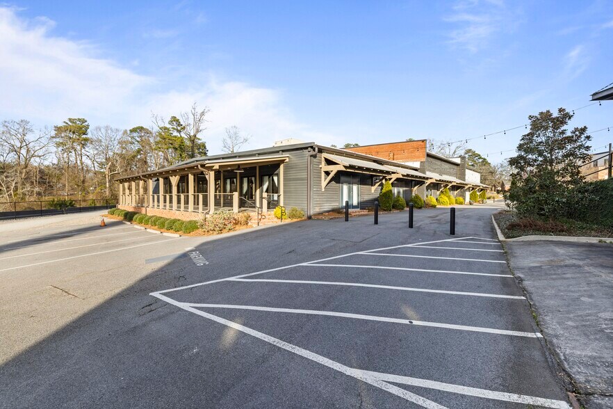 More Photos Of 600 S Broad St, Monroe Manufacturing For Lease