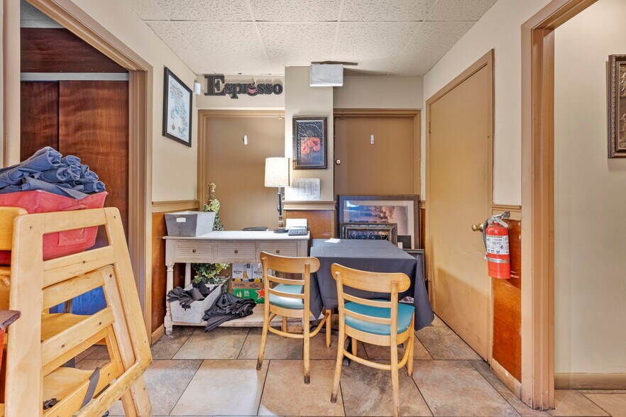 More Photos Of 7390 Shoal Line Blvd, Weeki Wachee Specialty For Sale