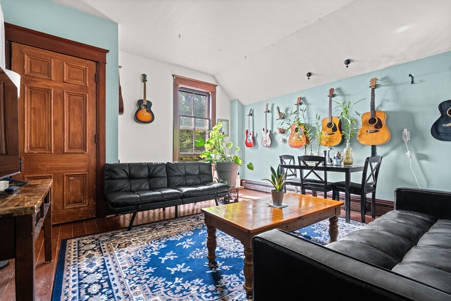 More Photos Of 700 Cattell St, Easton General Retail For Sale