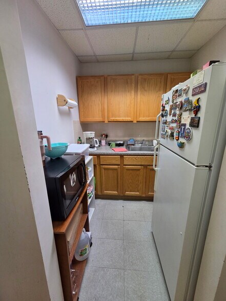 More Photos Of 257 Ferry St, Newark General Retail For Sale