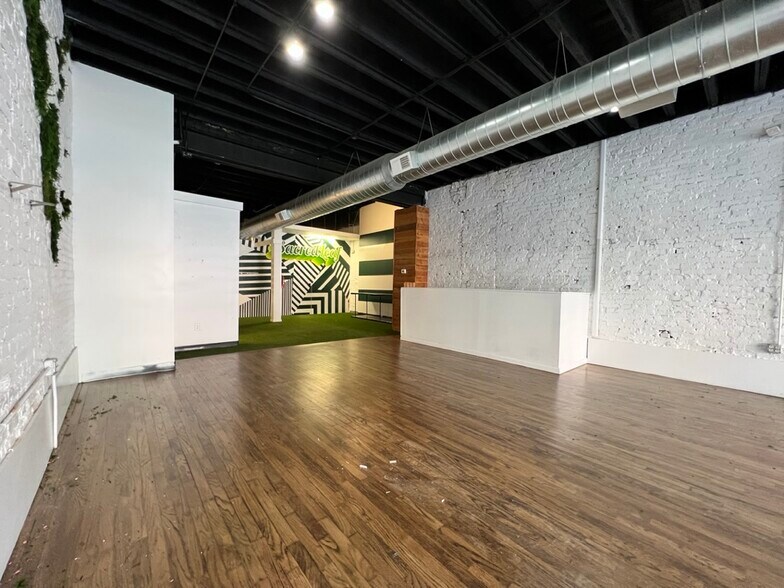 More Photos Of 1529 Grand Blvd, Kansas City Storefront Retail Office For Lease