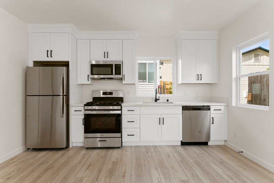 More Photos Of 4050 Euclid Ave, San Diego Apartments For Sale