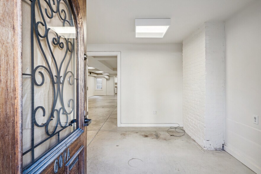 More Photos Of 607 Haight St, San Francisco Apartments For Lease