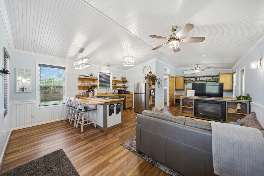 More Photos Of 1650 Dusty Rd, Newberry Winery Vineyard For Sale