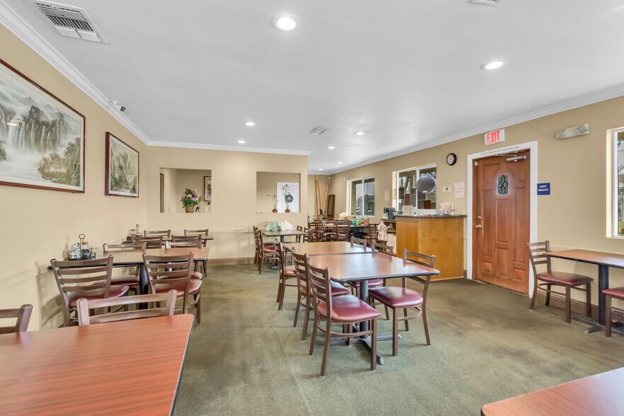 More Photos Of 9010 Grant Line Rd, Elk Grove Bar For Sale